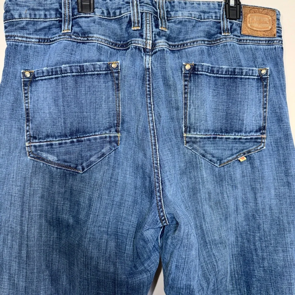 Robert Graham Relaxed Chill Mens Blue Jeans 44x32 Straight Leg Medium Wash Denim